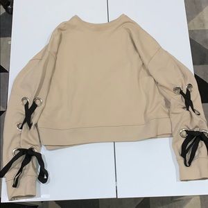 Zara Lace up sleeved cropped Crewneck!